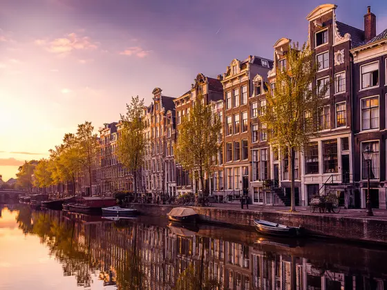 Amsterdam canals representing Senton VPN servers in the Netherlands